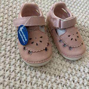 NWT Stride Rite Pink Genuine Leather Baby Girl Shoes Size 4.5